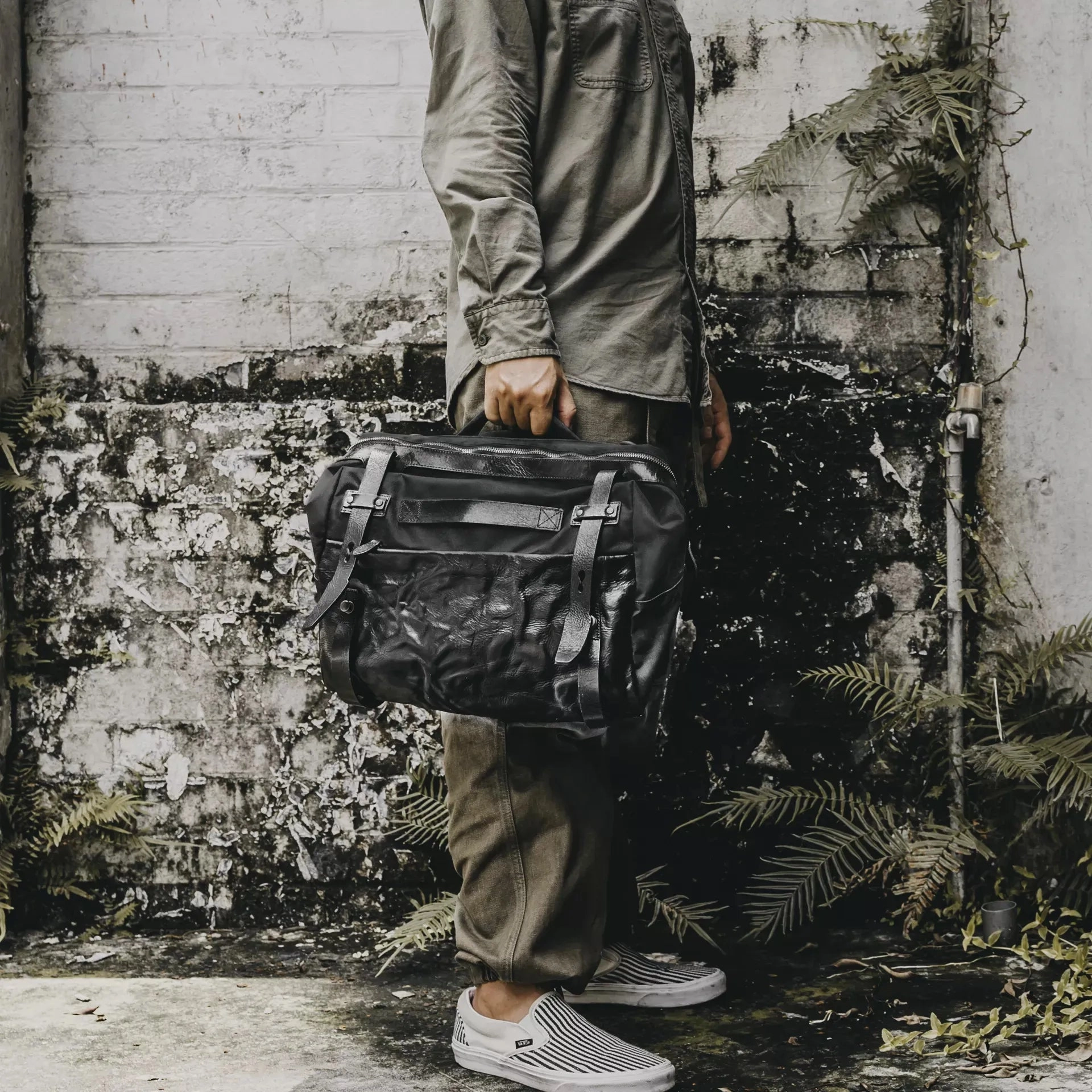 Lightning Rider Sling Bag 12L