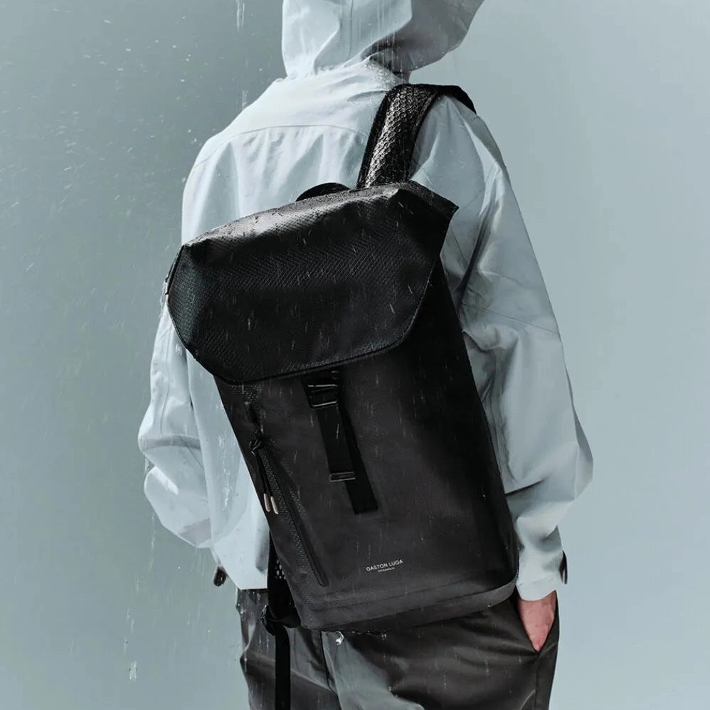 Lightweight DuoSeal Flap Backpack 14