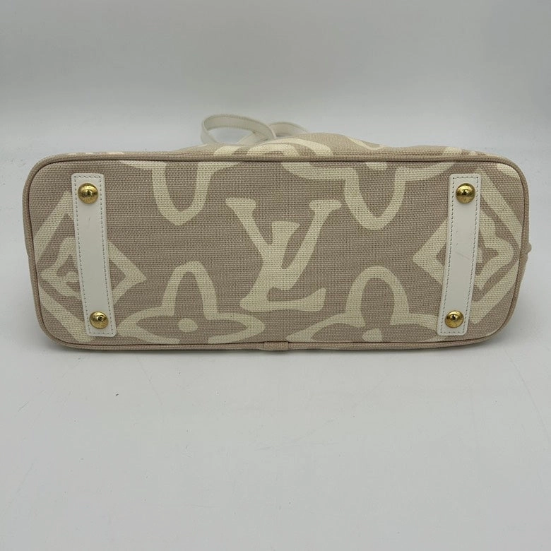 Louis Vuitton Canvas Ivory Shoulder Bag Medium