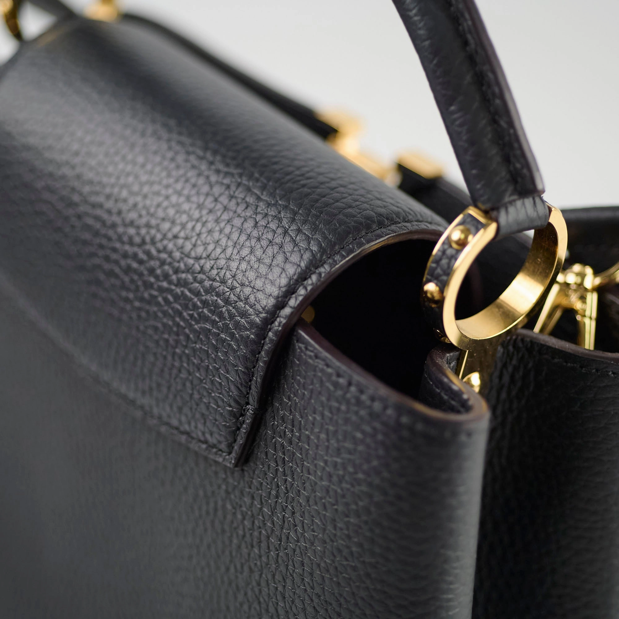Louis Vuitton Capucines BB Black