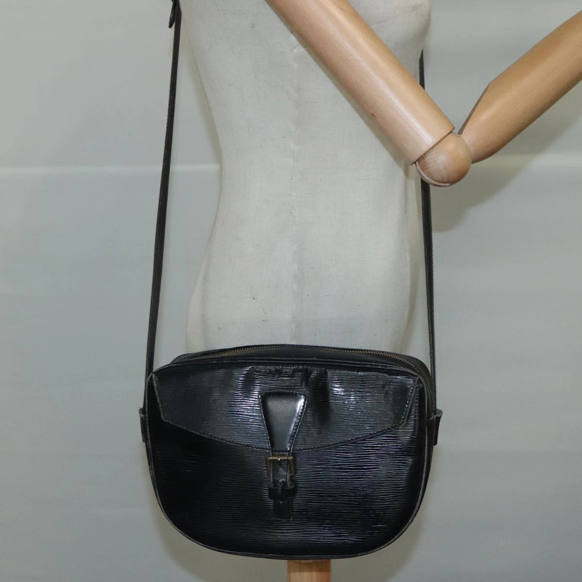 LOUIS VUITTON Epi Jeune Fille MM Shoulder Bag Black M52152 LV 107155