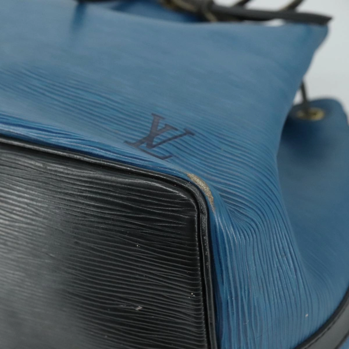 LOUIS VUITTON Epi Petit Noe Shoulder Bag Bicolor Black Blue M44152 yk16375