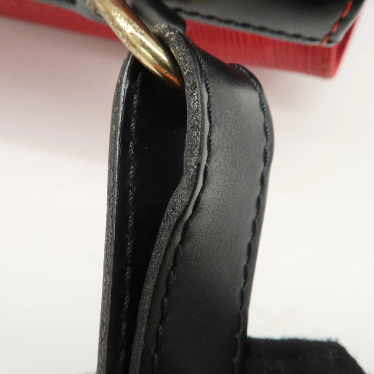 Louis Vuitton Epi Petit Noe Shoulder Bag Noir Castilian Red M44172
