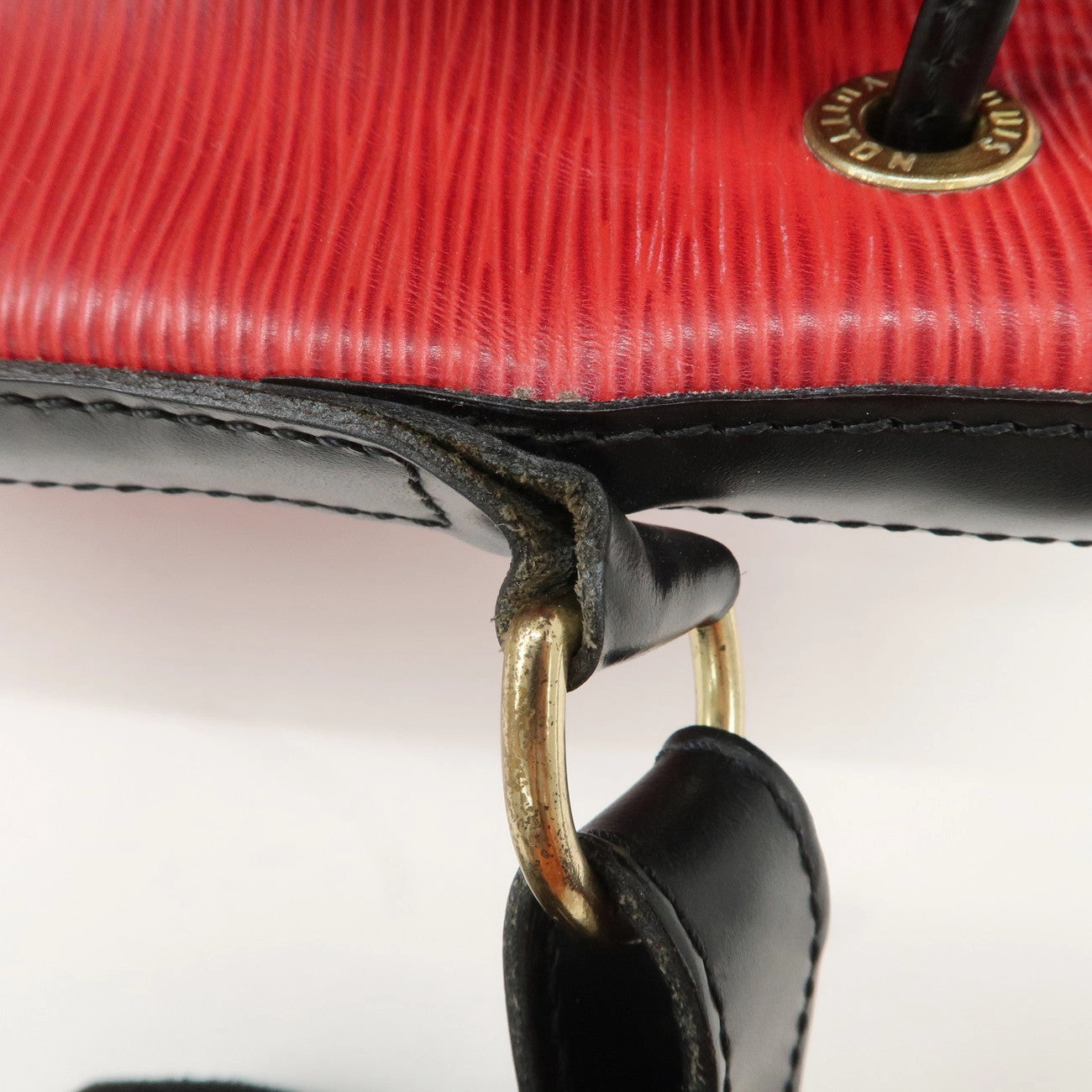 Louis Vuitton Epi Petit Noe Shoulder Bag Noir Castilian Red M44172