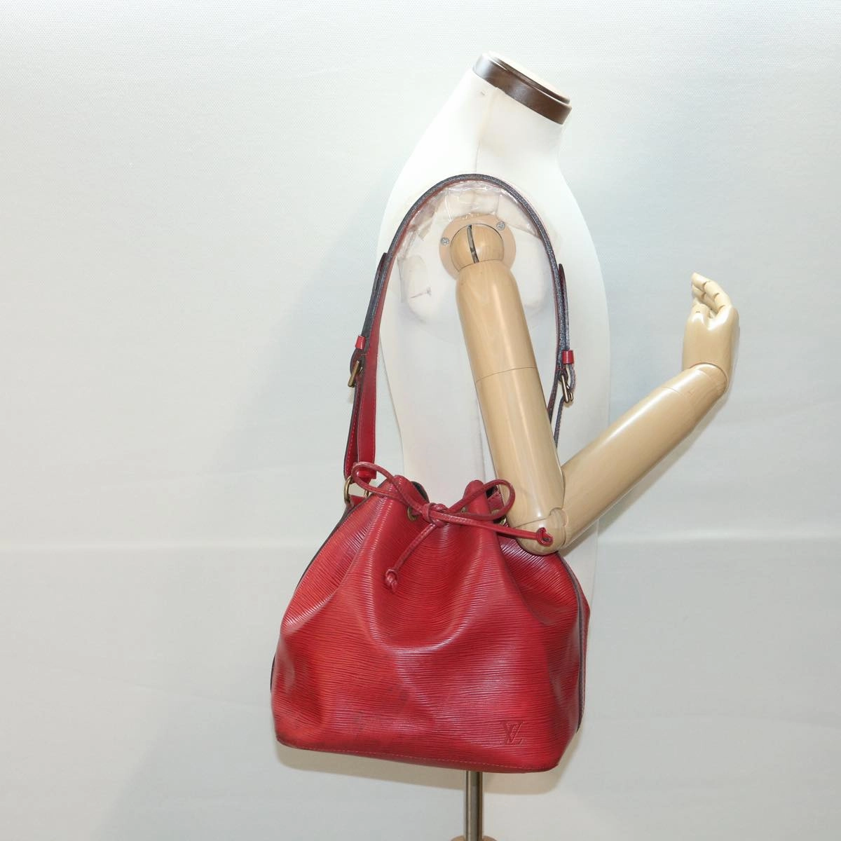 LOUIS VUITTON Epi Petit Noe Shoulder Bag Red M44107 LV bs4678