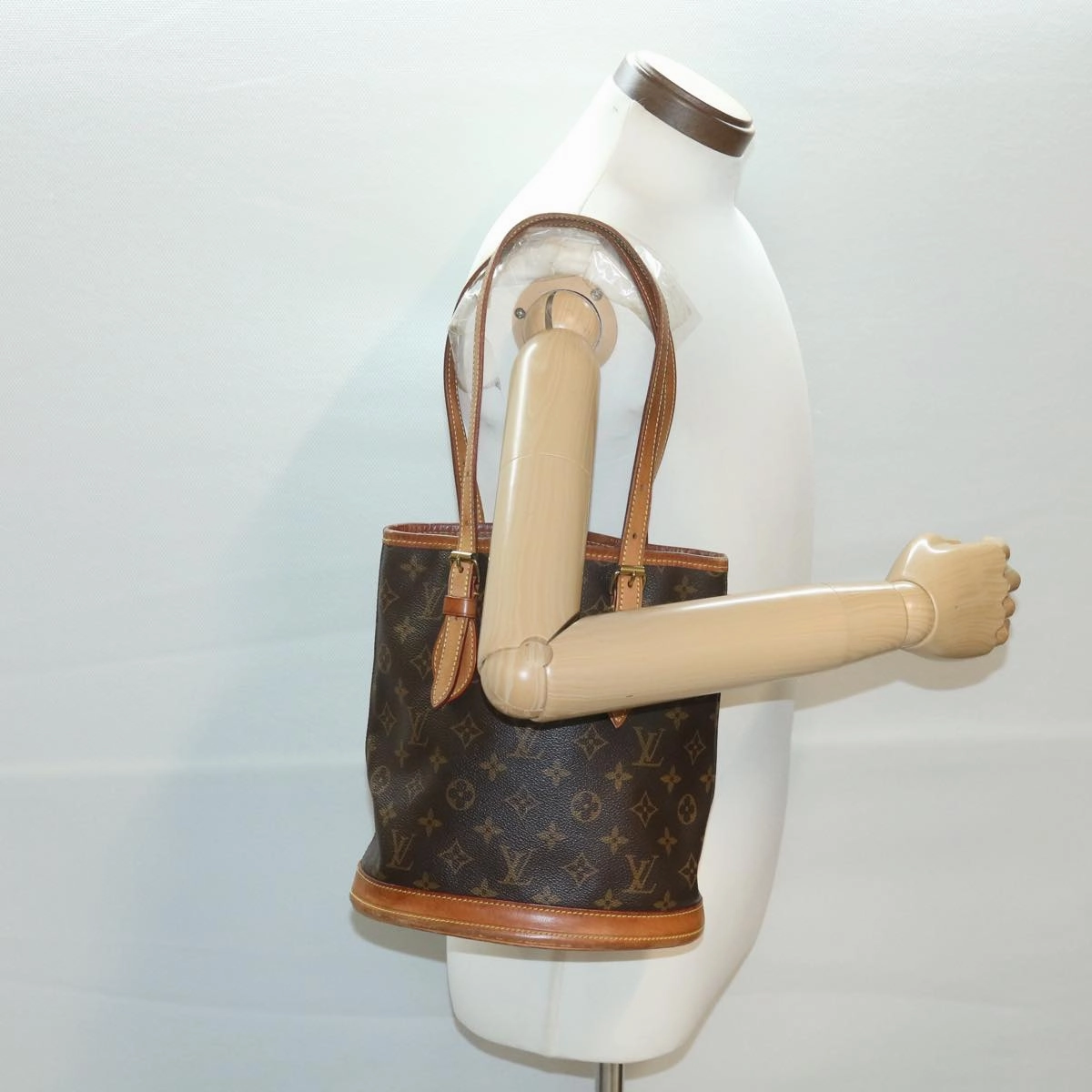 LOUIS VUITTON Monogram Bucket PM Shoulder Bag M42238 LV hk646