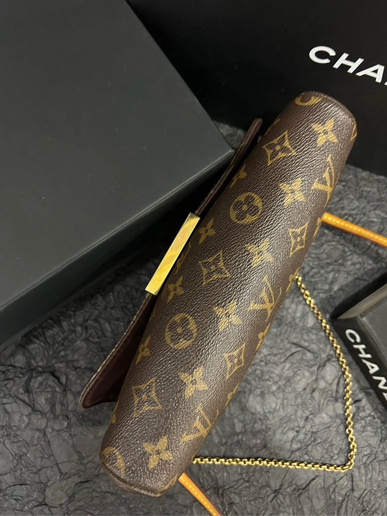 Louis Vuitton Monogram Favorite Crossbody Bag Brown Canvas