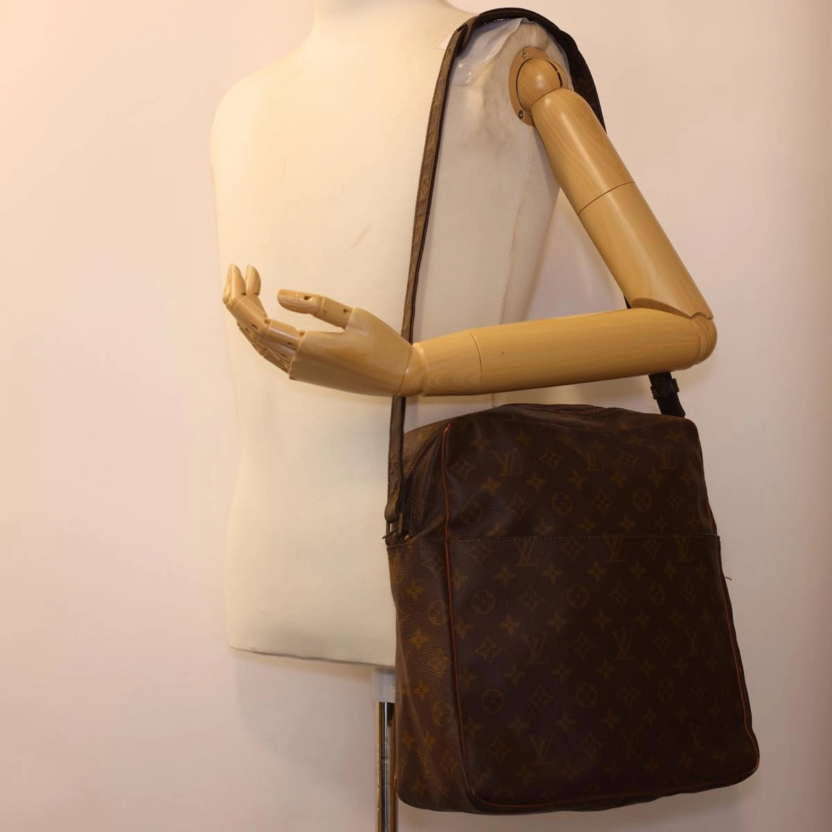 LOUIS VUITTON Monogram Marceau Shoulder Bag No.70 LV rd4832