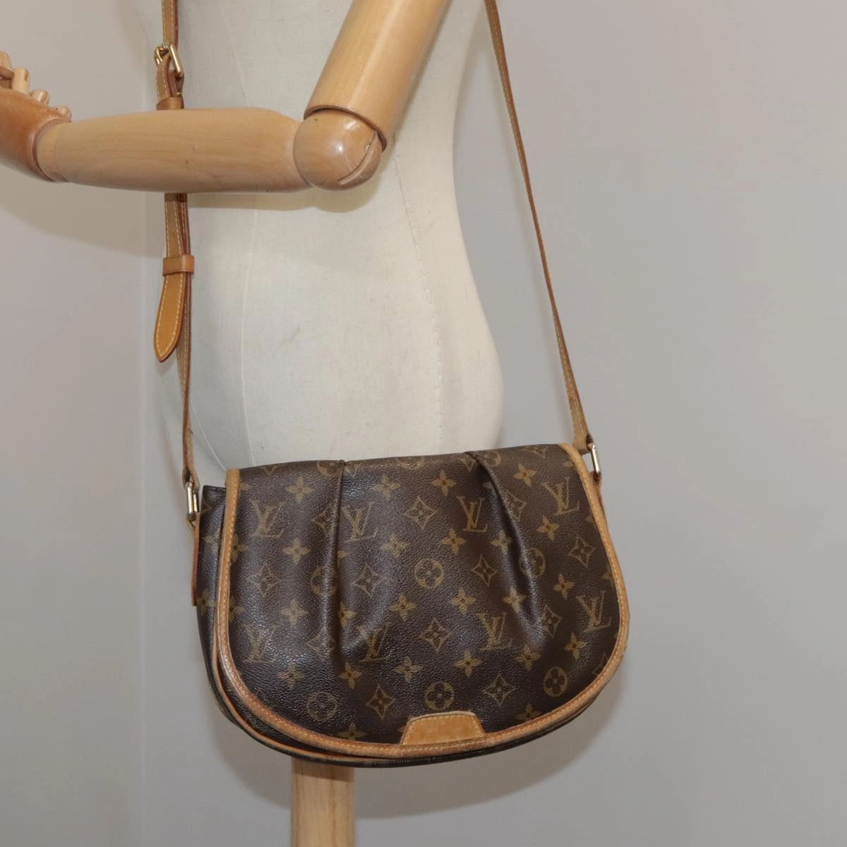LOUIS VUITTON Monogram Menilmontant PM Shoulder Bag M40474 LV hk1935