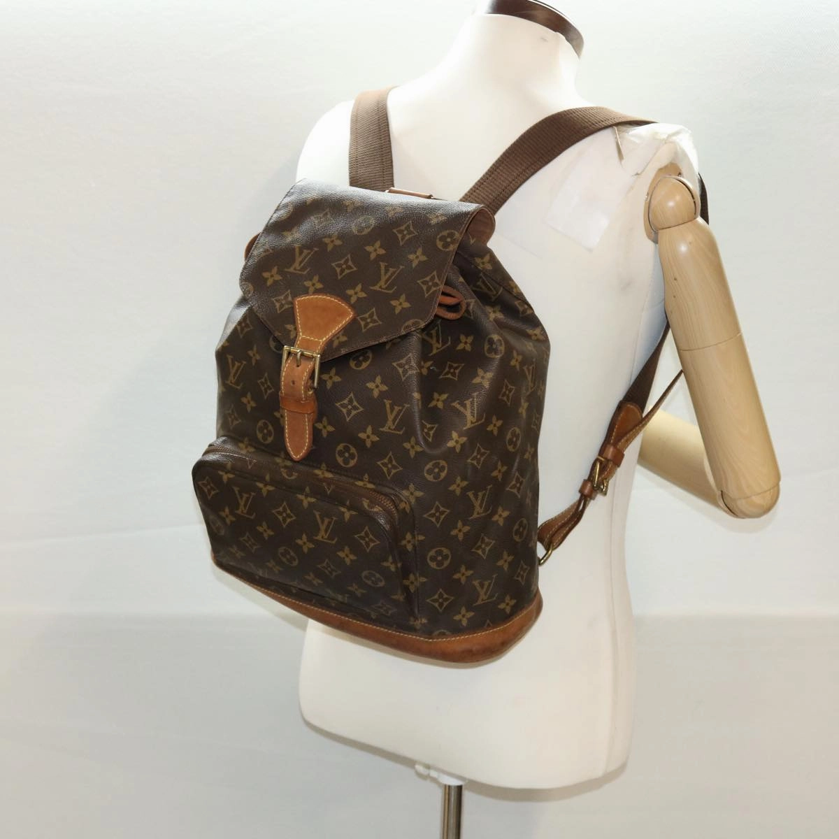 LOUIS VUITTON Monogram Montsouris GM Backpack M51135 LV 40929