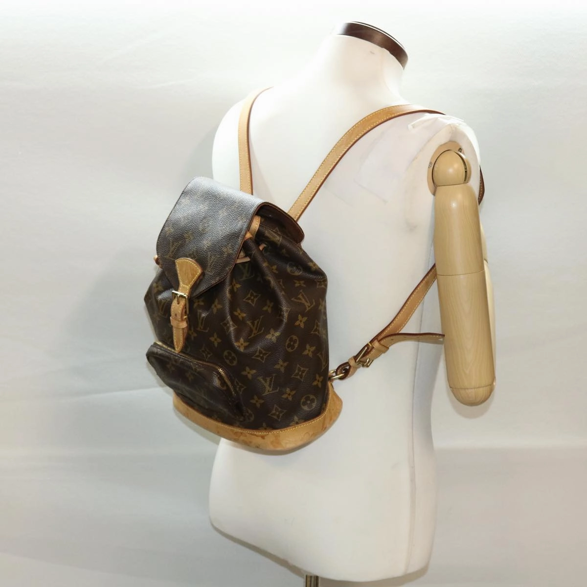 LOUIS VUITTON Monogram Montsouris MM Backpack M51136 LV 41037