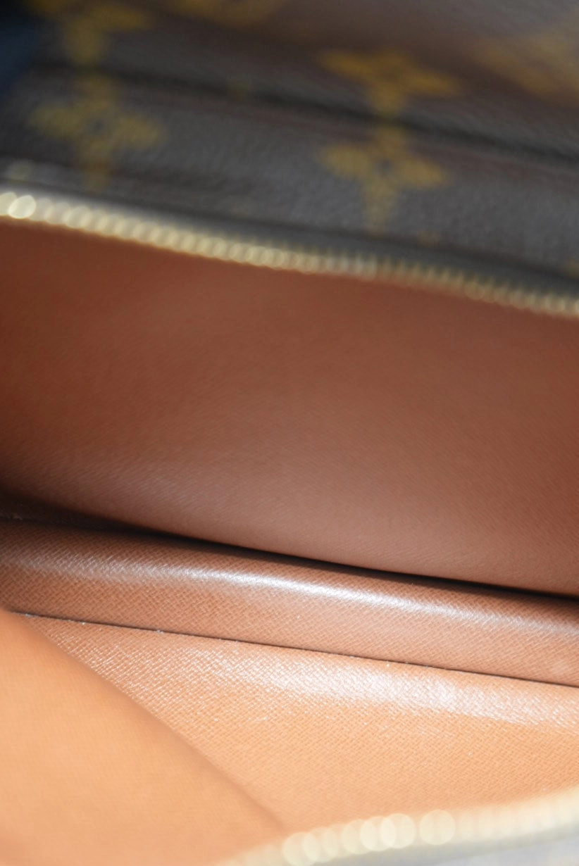 Louis Vuitton Monogram Nile Crossbody 1990