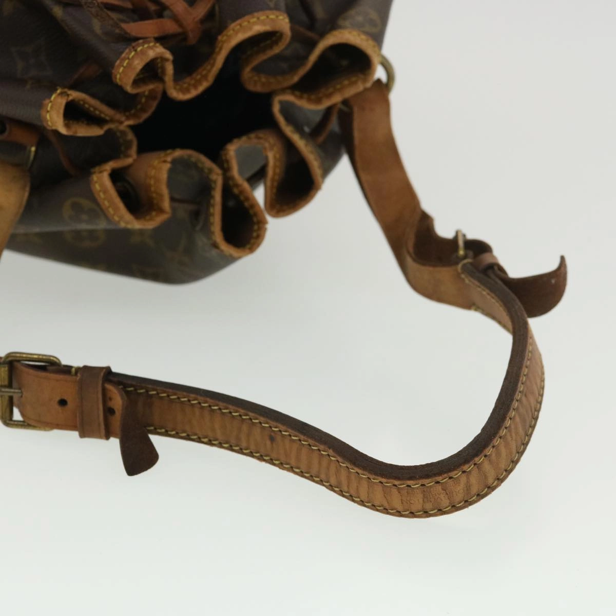 LOUIS VUITTON Monogram Noe Shoulder Bag M42224 LV rd4653