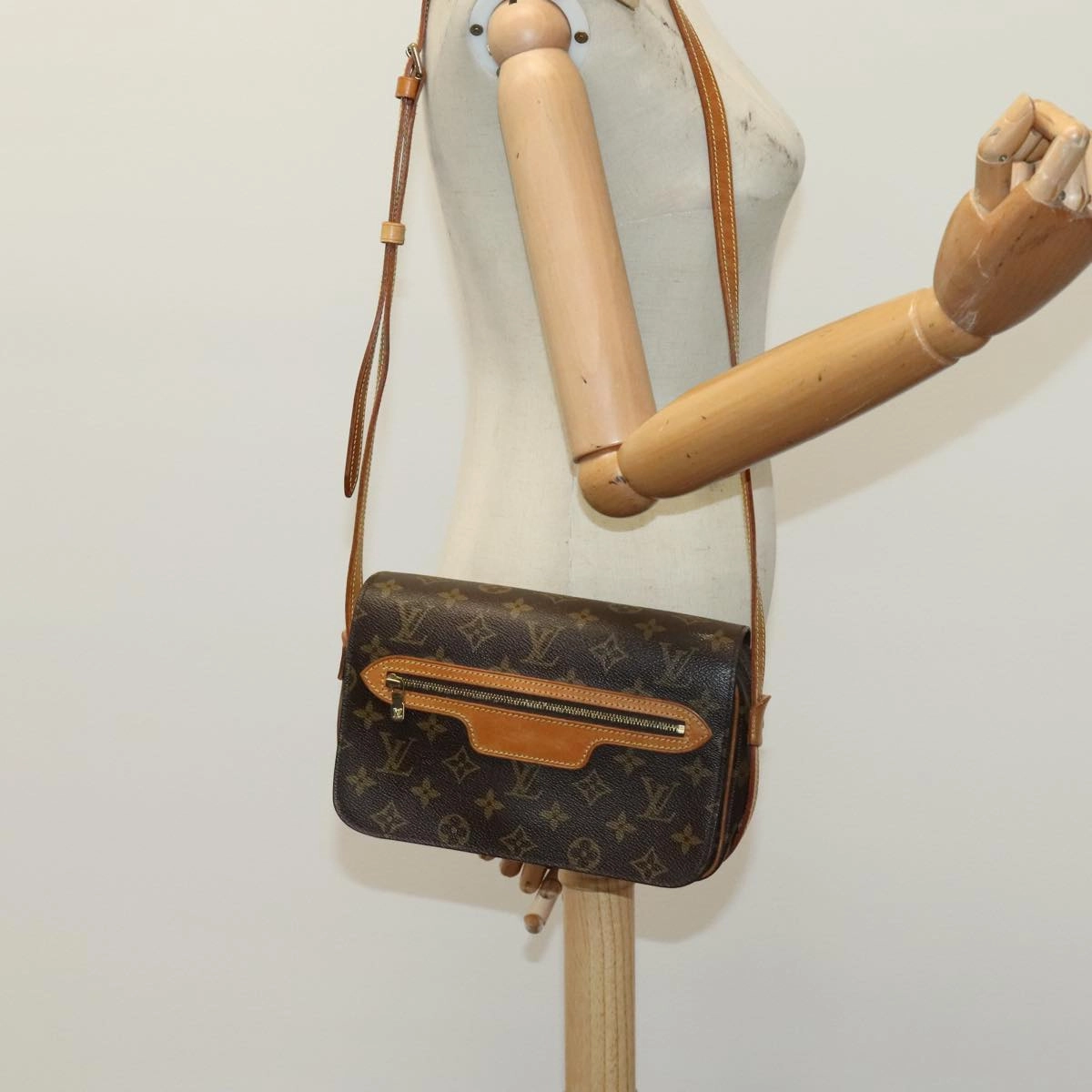 LOUIS VUITTON Monogram Saint Germain Shoulder Bag M51210 LV yk16573