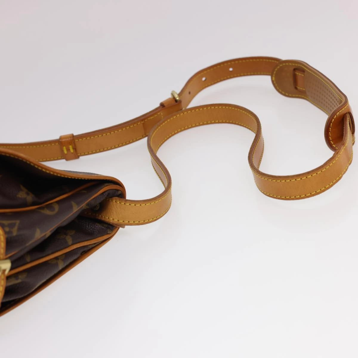 LOUIS VUITTON Monogram Saumur 30 Shoulder Bag M42256 LV yk6438