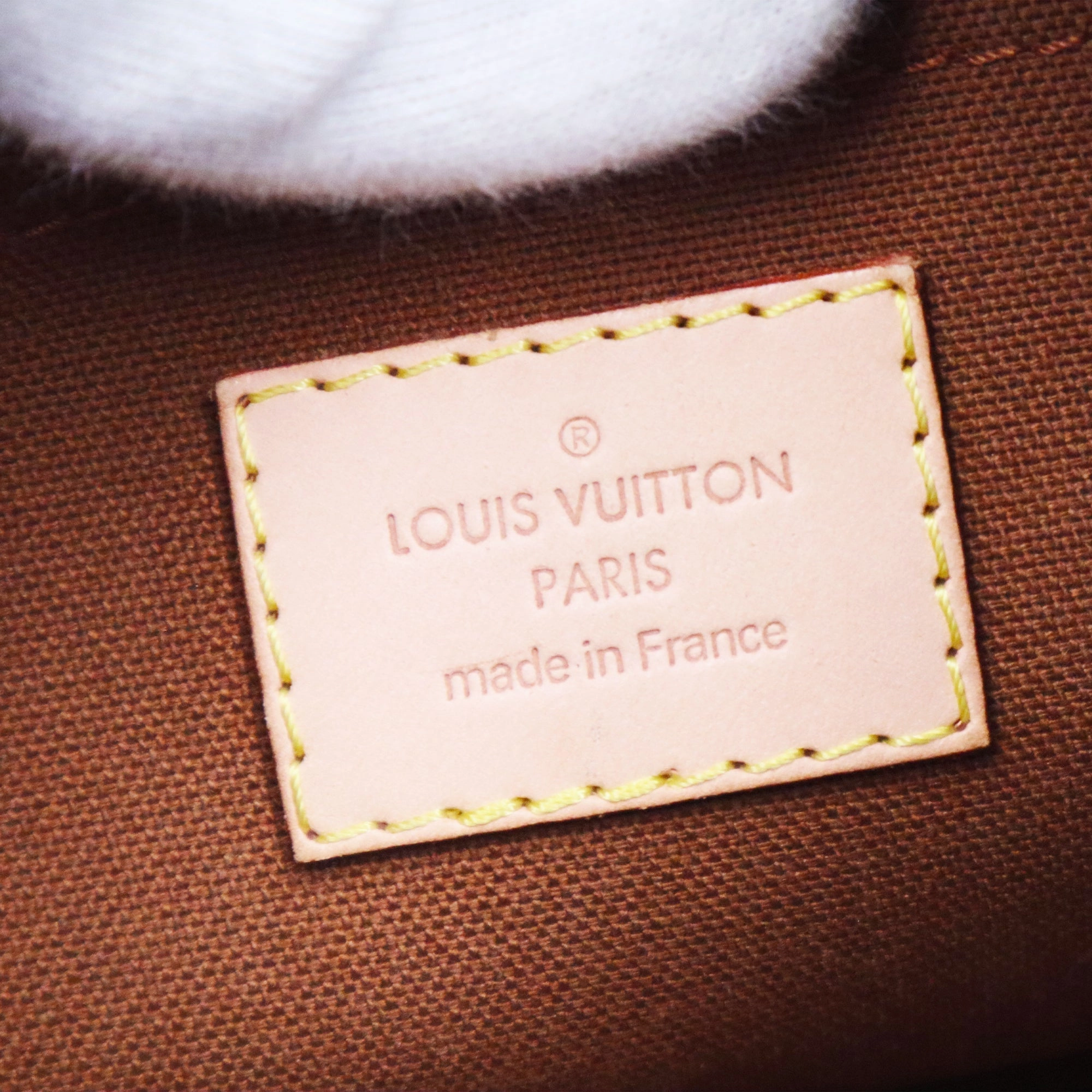 Louis Vuitton Monogram Thames PM Shoulder Bag MI2121