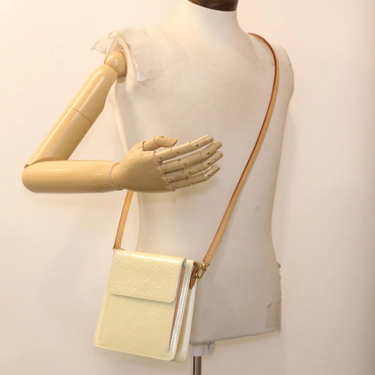 LOUIS VUITTON Monogram Vernis Motto Shoulder Bag Broncorail M91339 LV 39153