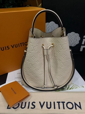 Louis Vuitton Neonoe Cream White Bucket Crossbody Bag