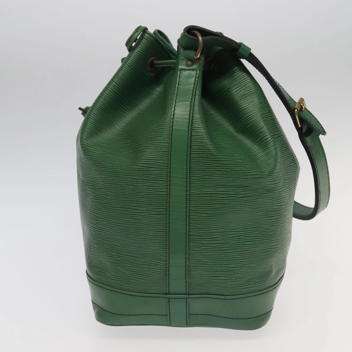 Louis Vuitton Noe Green Leather Shoulder Bag