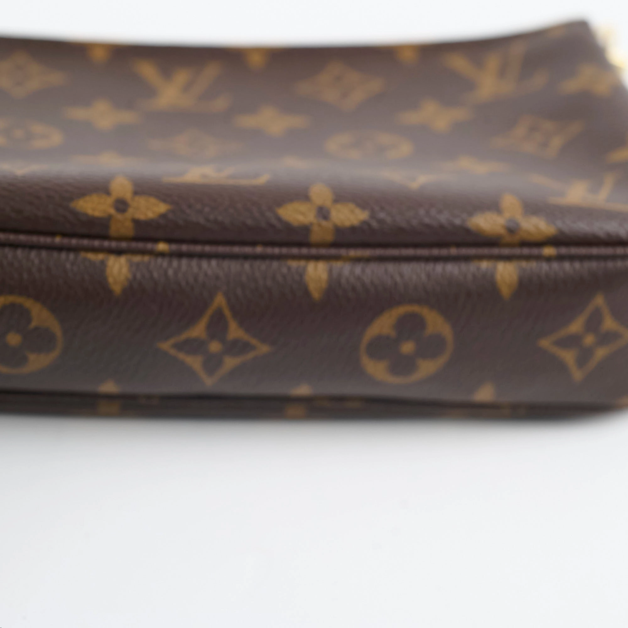 Louis Vuitton Pochette Accessoires Monogram