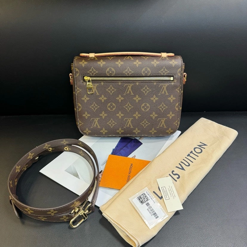 Louis Vuitton Pochette Metis Brown Monogram Shoulder Bag