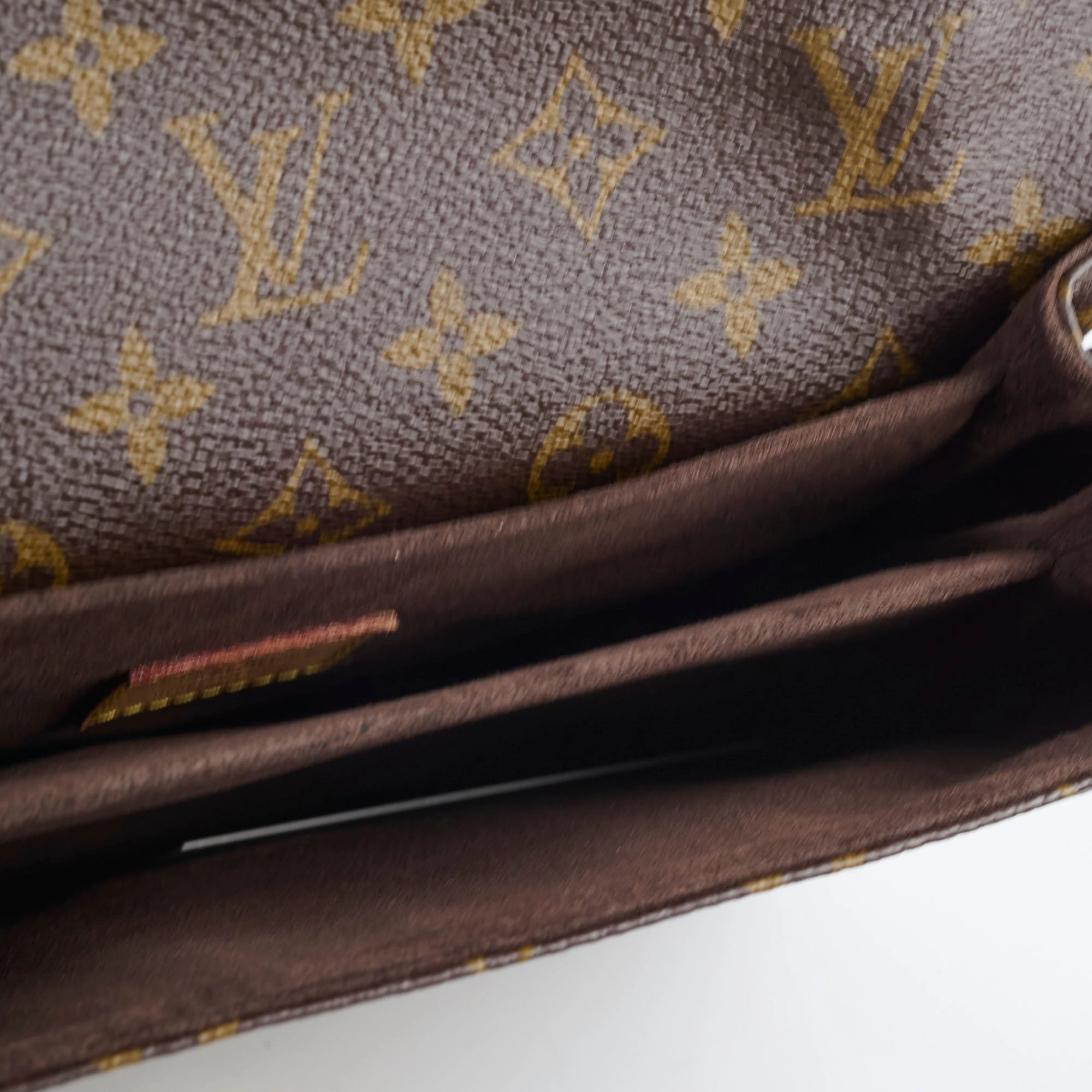 Louis Vuitton Pochette Metis Monogram