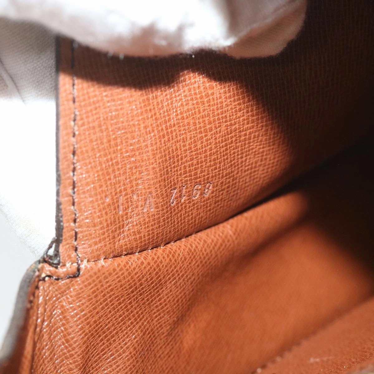 Louis Vuitton Saint Cloud  Canvas Shoulder Bag ()