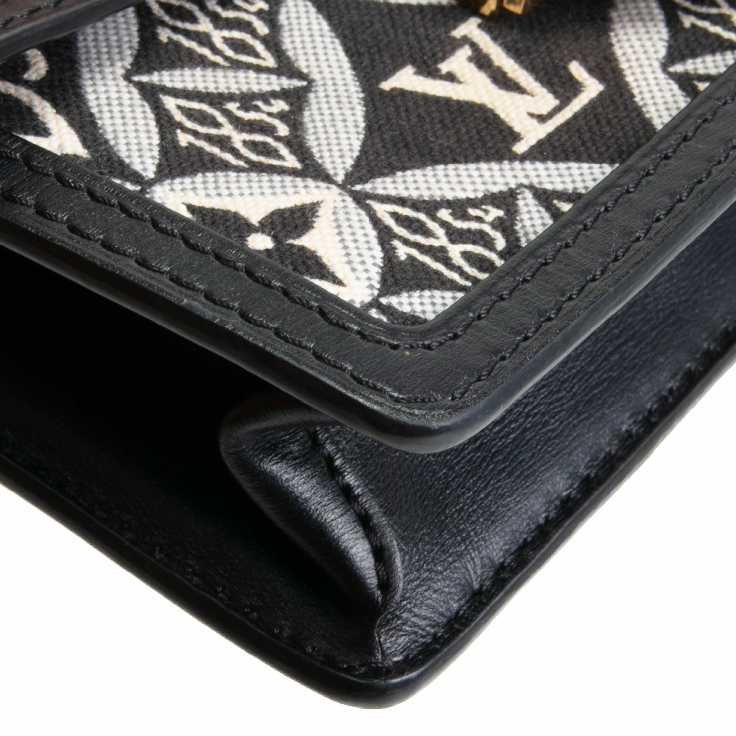 LOUIS VUITTON Since 1854 Dauphine Chain Wallet