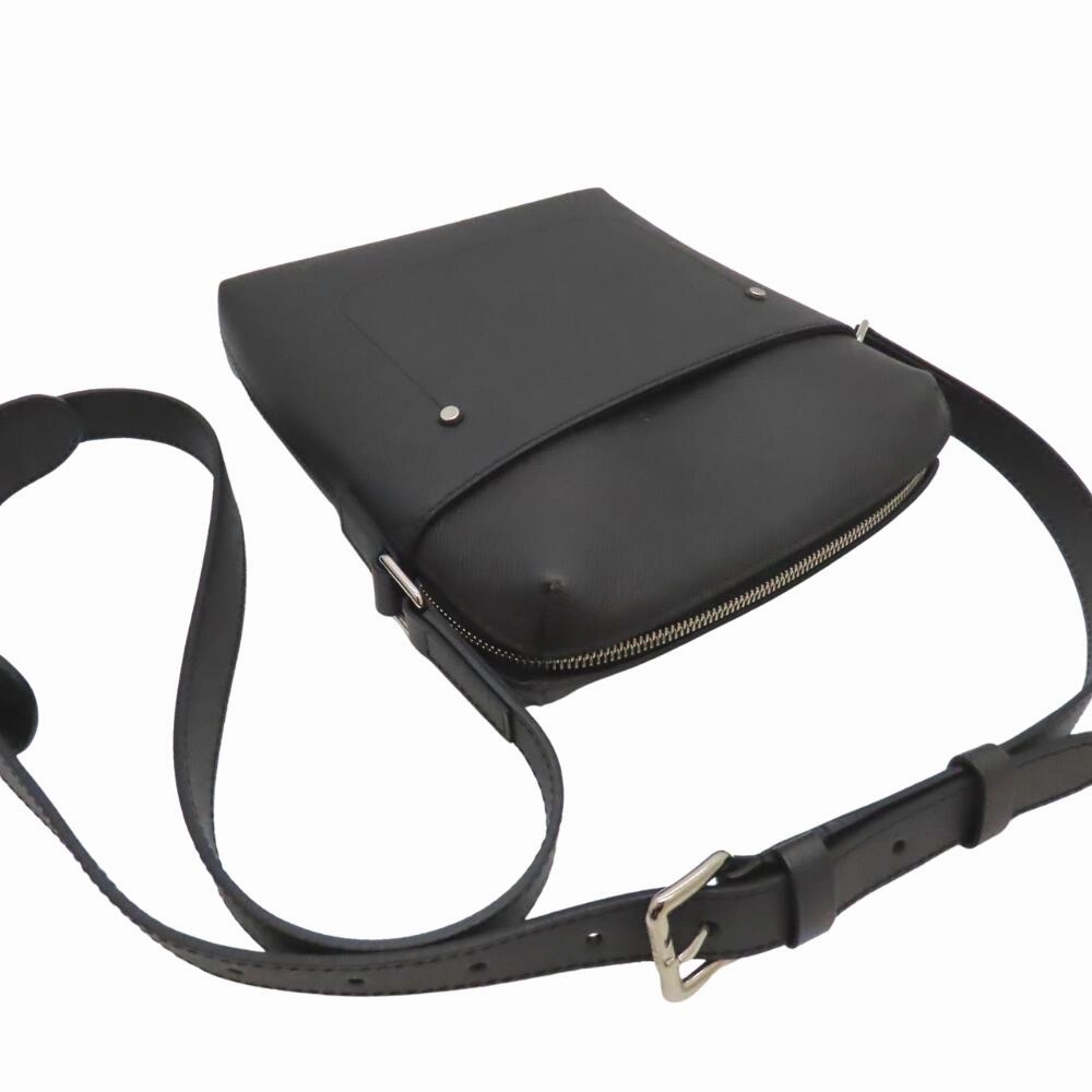 Louis Vuitton Taiga Pochette Grigori Crossbody