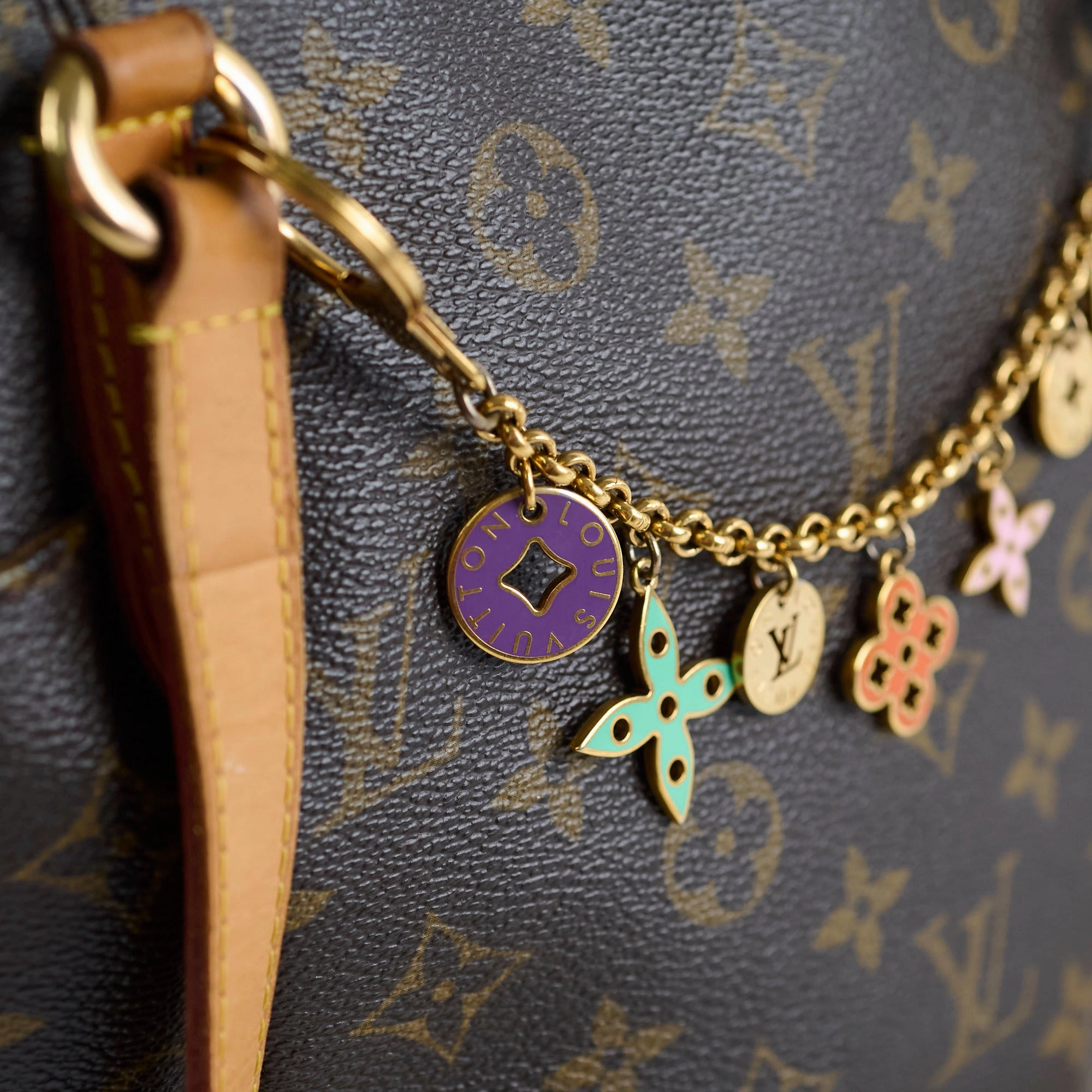 Louis Vuitton Totally MM Monogram With Bag Charm