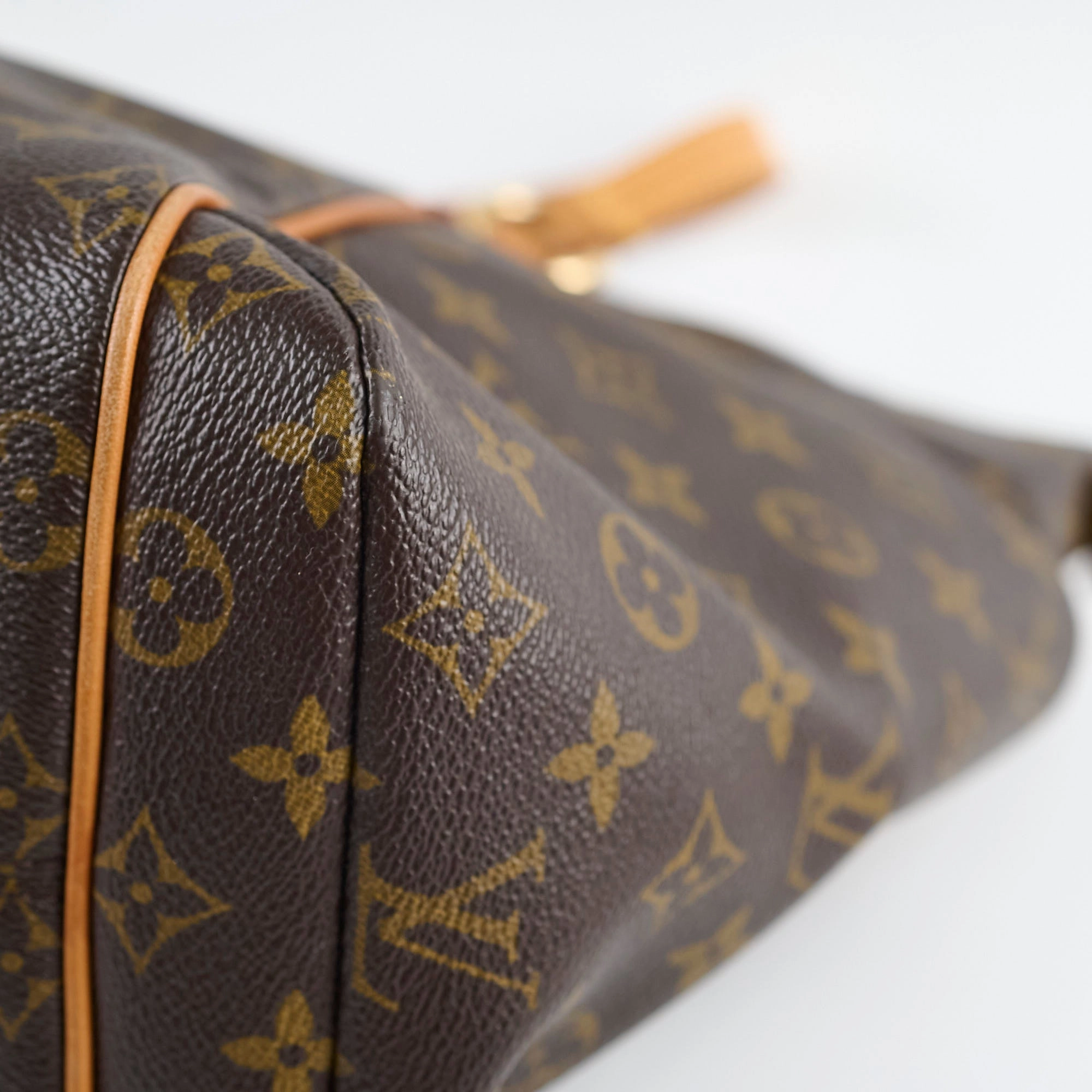 Louis Vuitton Totally MM Monogram With Bag Charm