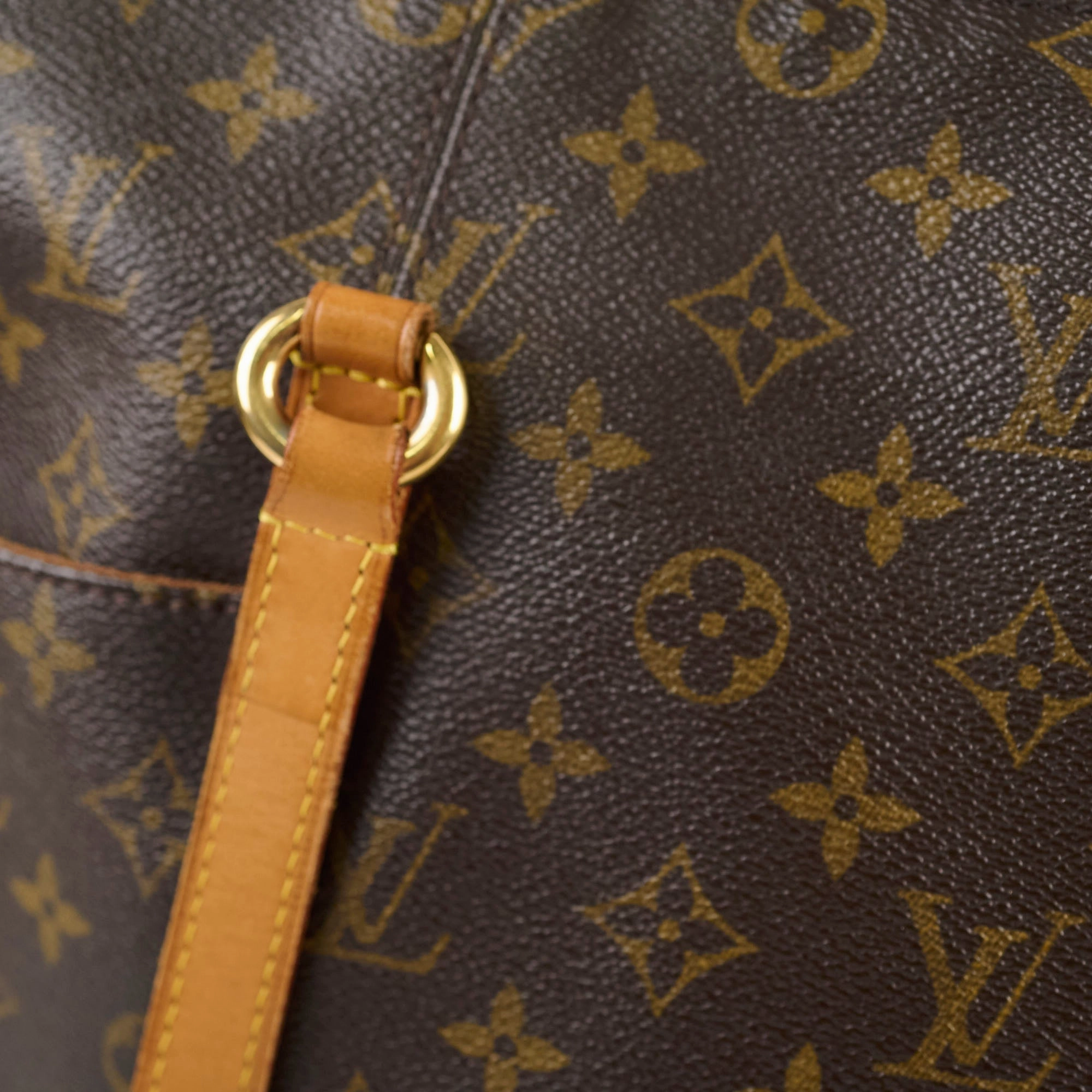 Louis Vuitton Totally MM Monogram With Bag Charm