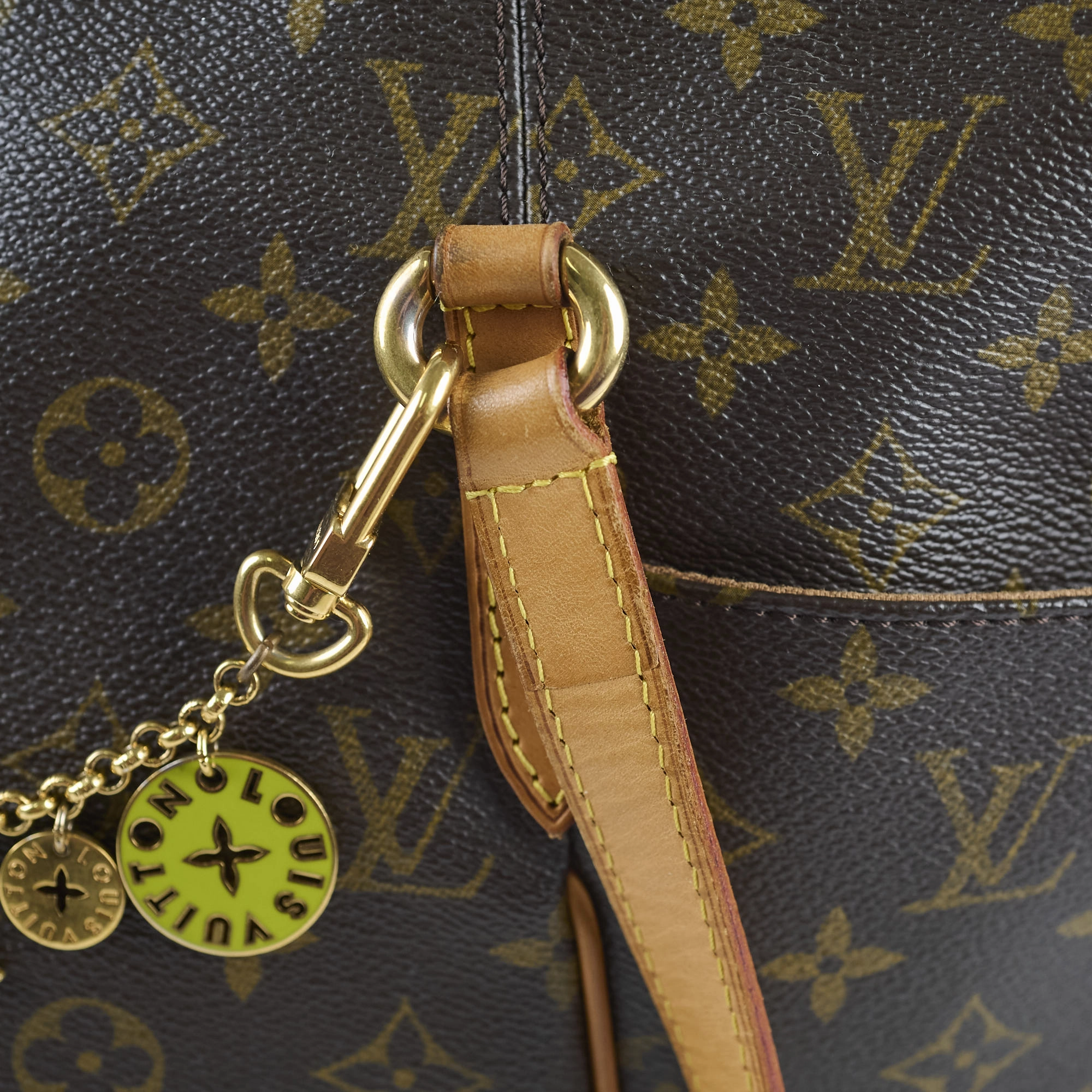 Louis Vuitton Totally MM Monogram With Bag Charm
