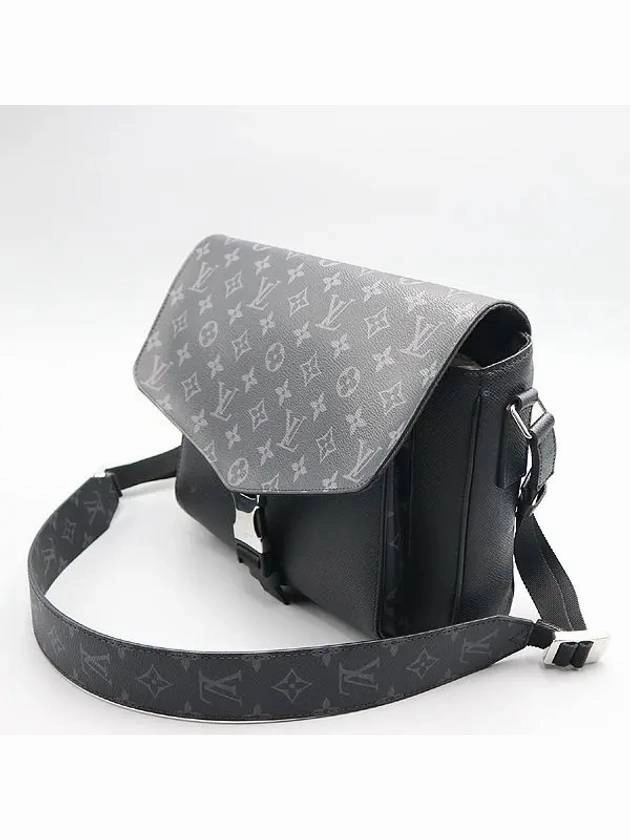 M30746 Crossbody Bag