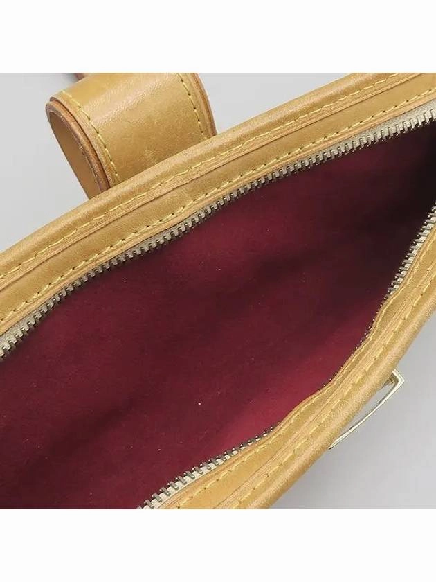 M40049 shoulder bag