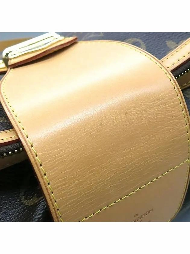 M51186 shoulder bag