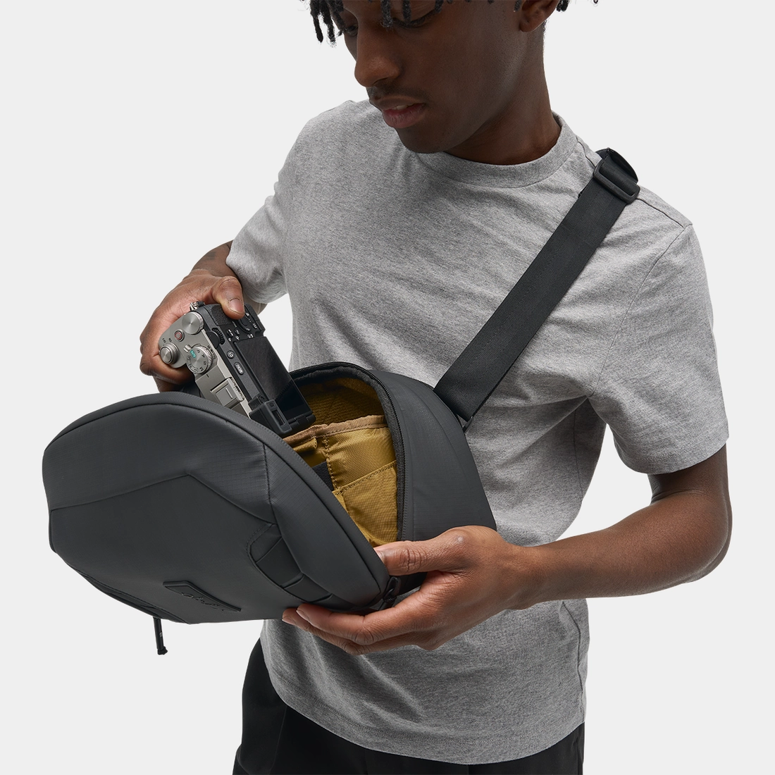 Mckinnon Camera Sling 8L