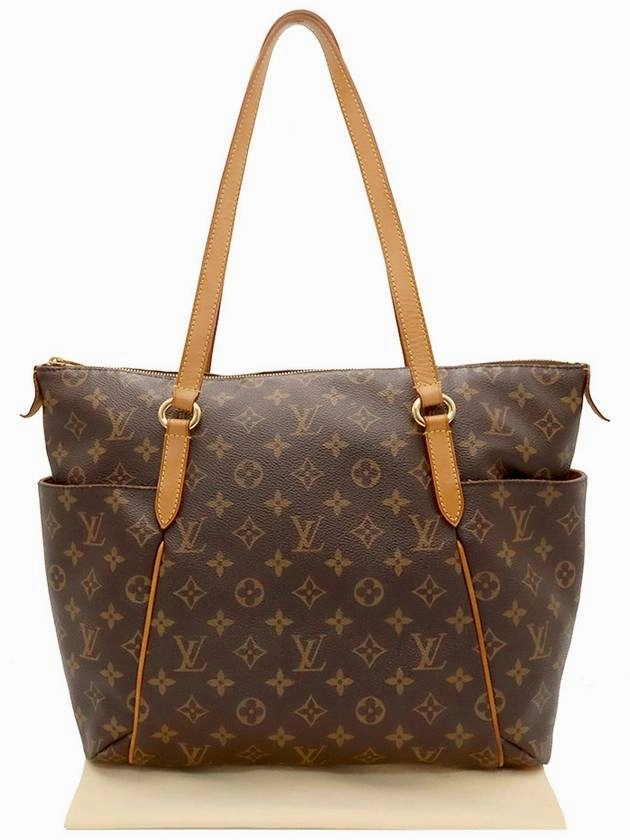 Monogram Canvas Totally MM Shoulder Bag