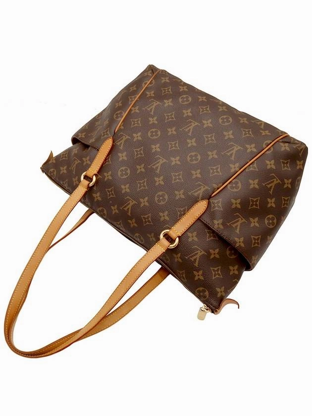 Monogram Canvas Totally MM Shoulder Bag