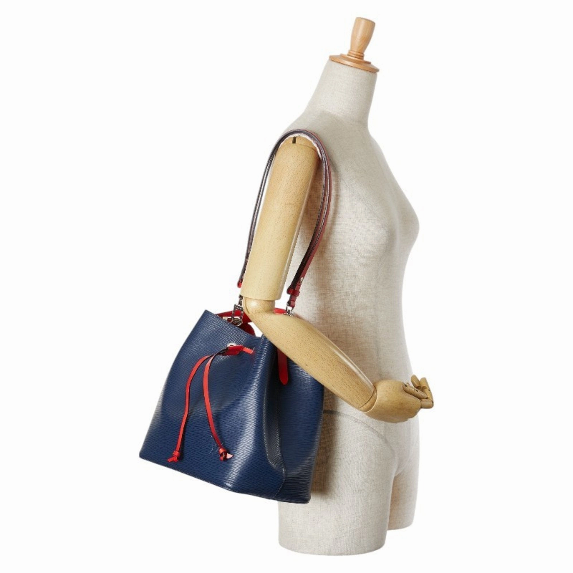 NeoNoe Leather Shoulder Bag with Slight Scratches and Good Handle Condition