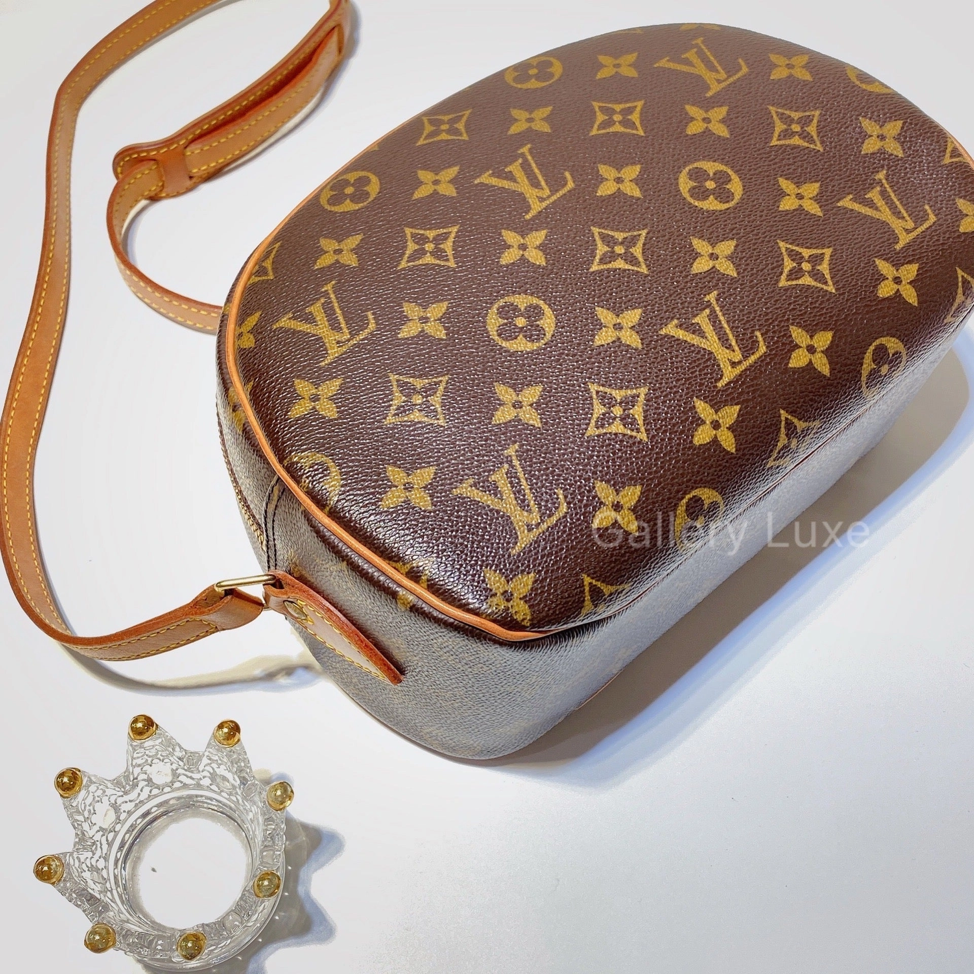 No.2734-Louis Vuitton Blois Crossbody Bag
