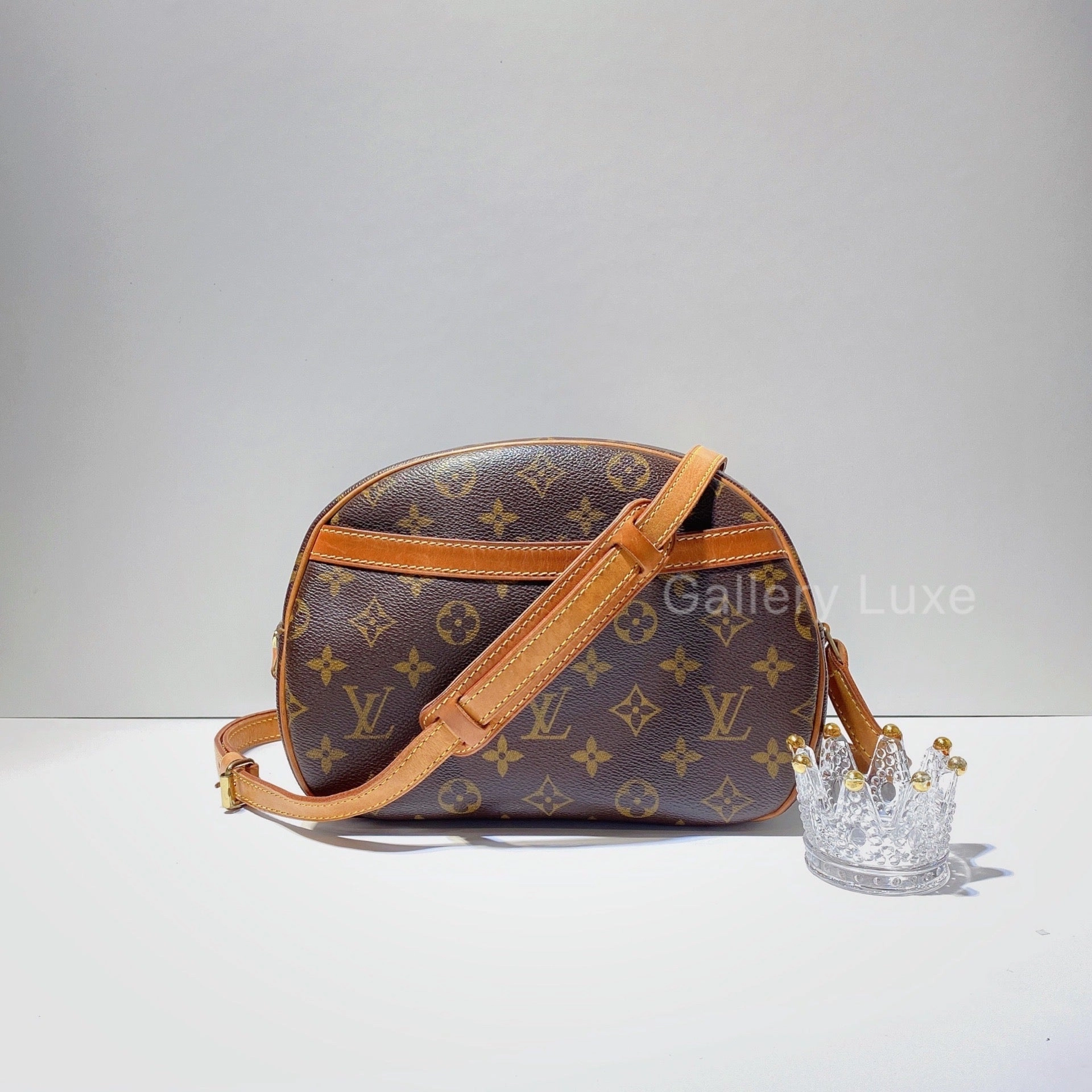 No.2734-Louis Vuitton Blois Crossbody Bag