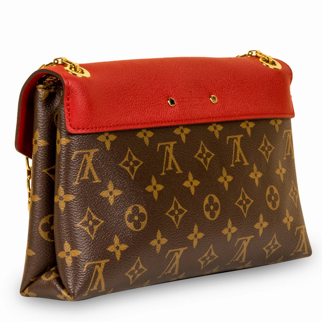 Pallas Chain Shoulder Bag