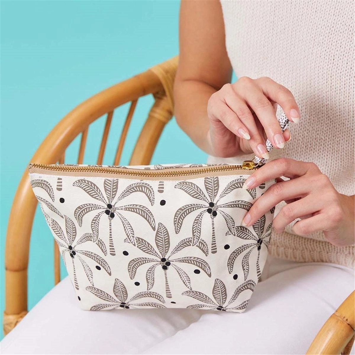 Palm Bunch Pouch Medium