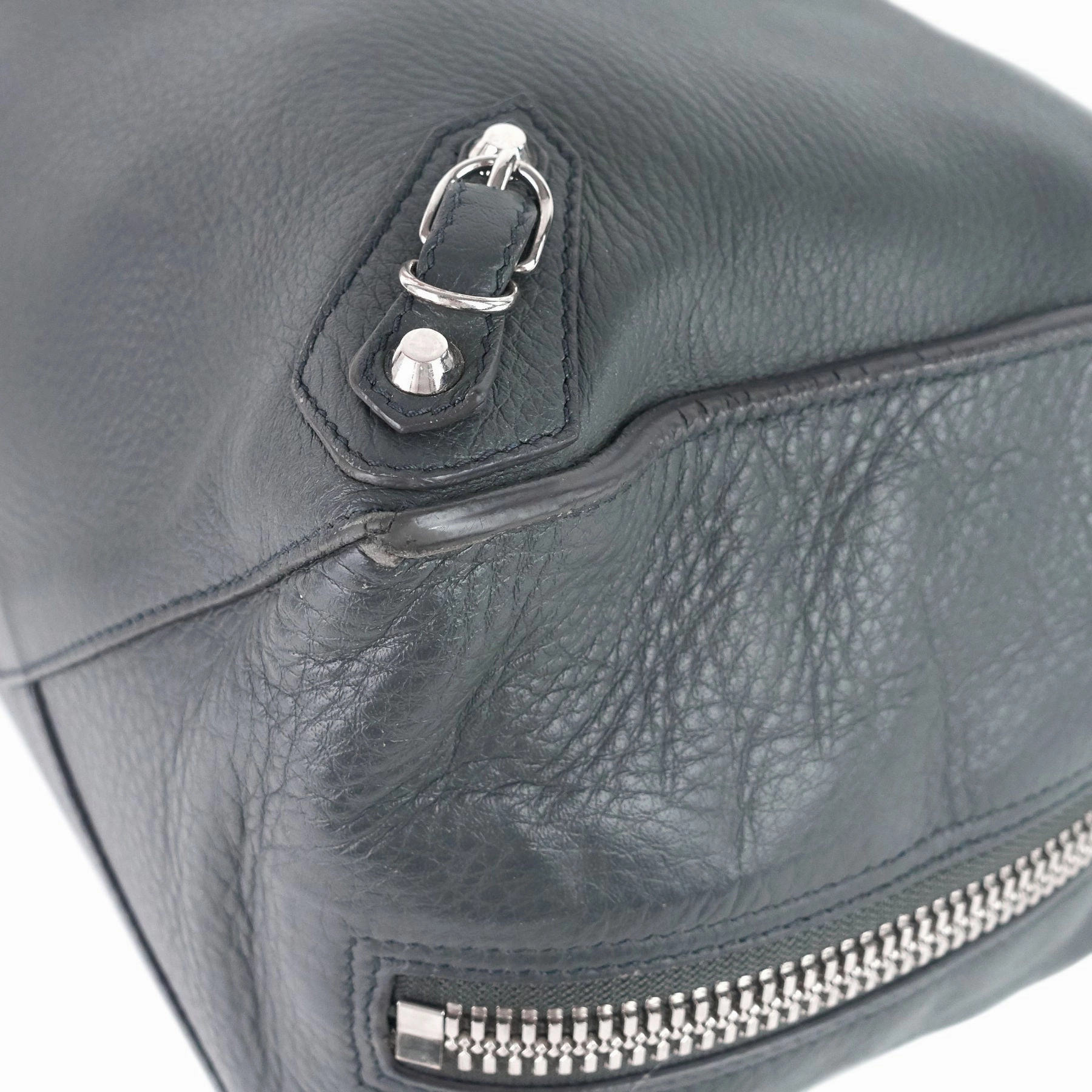 Papier A4 Medium Classic Stud Agneau Leather Bag