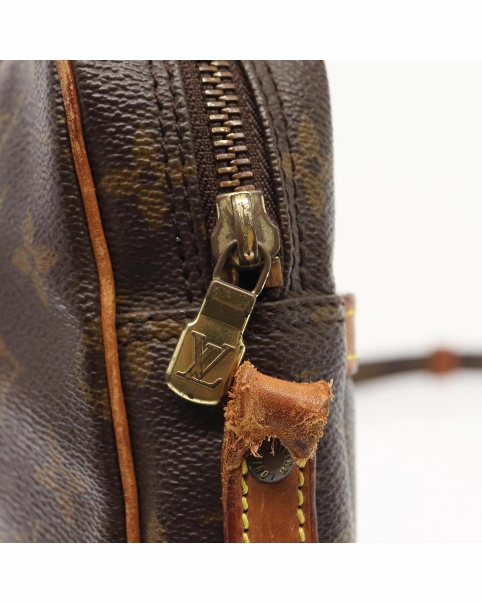 Pochette Crossbody Bag Model M51870