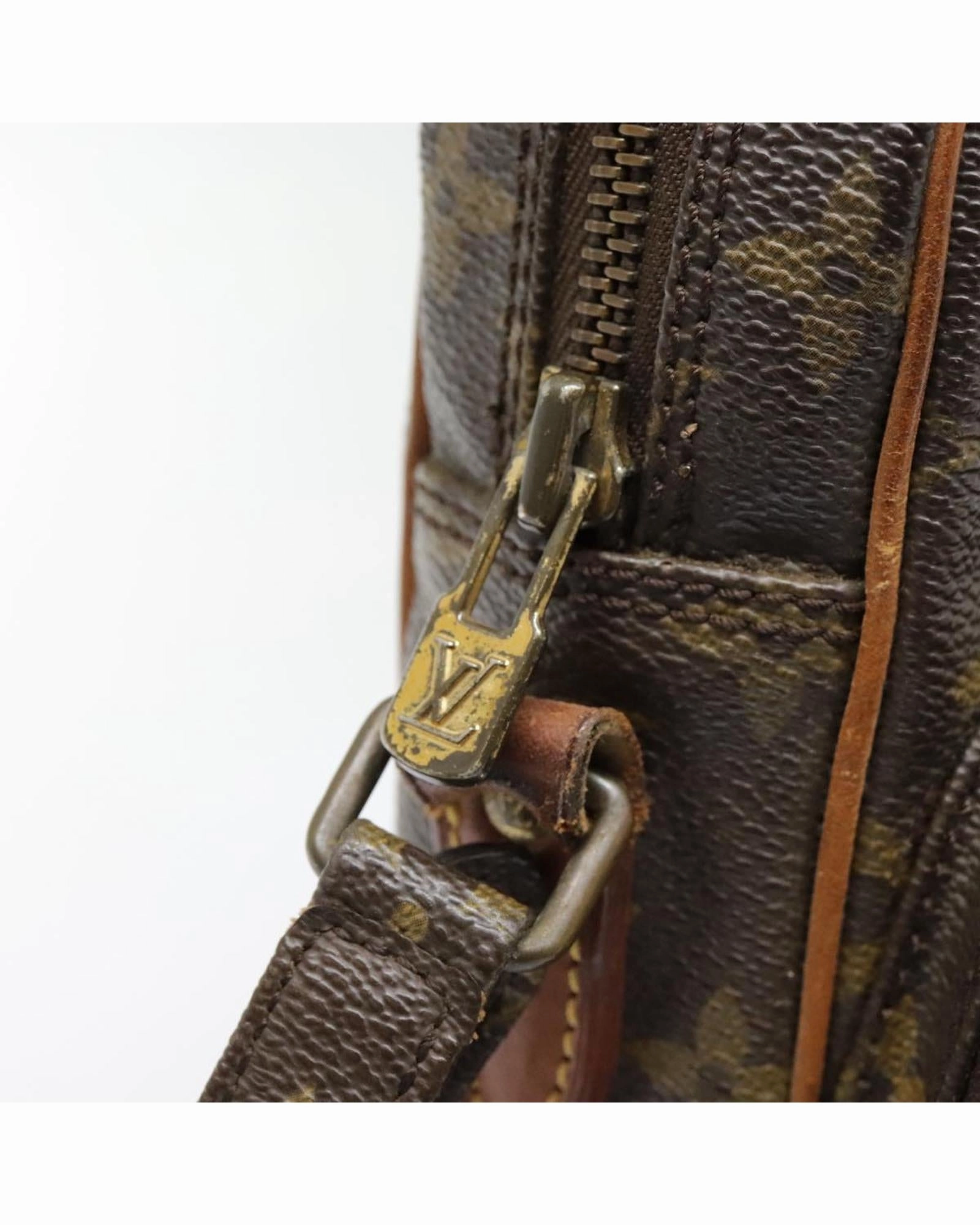 Pochette Crossbody Bag