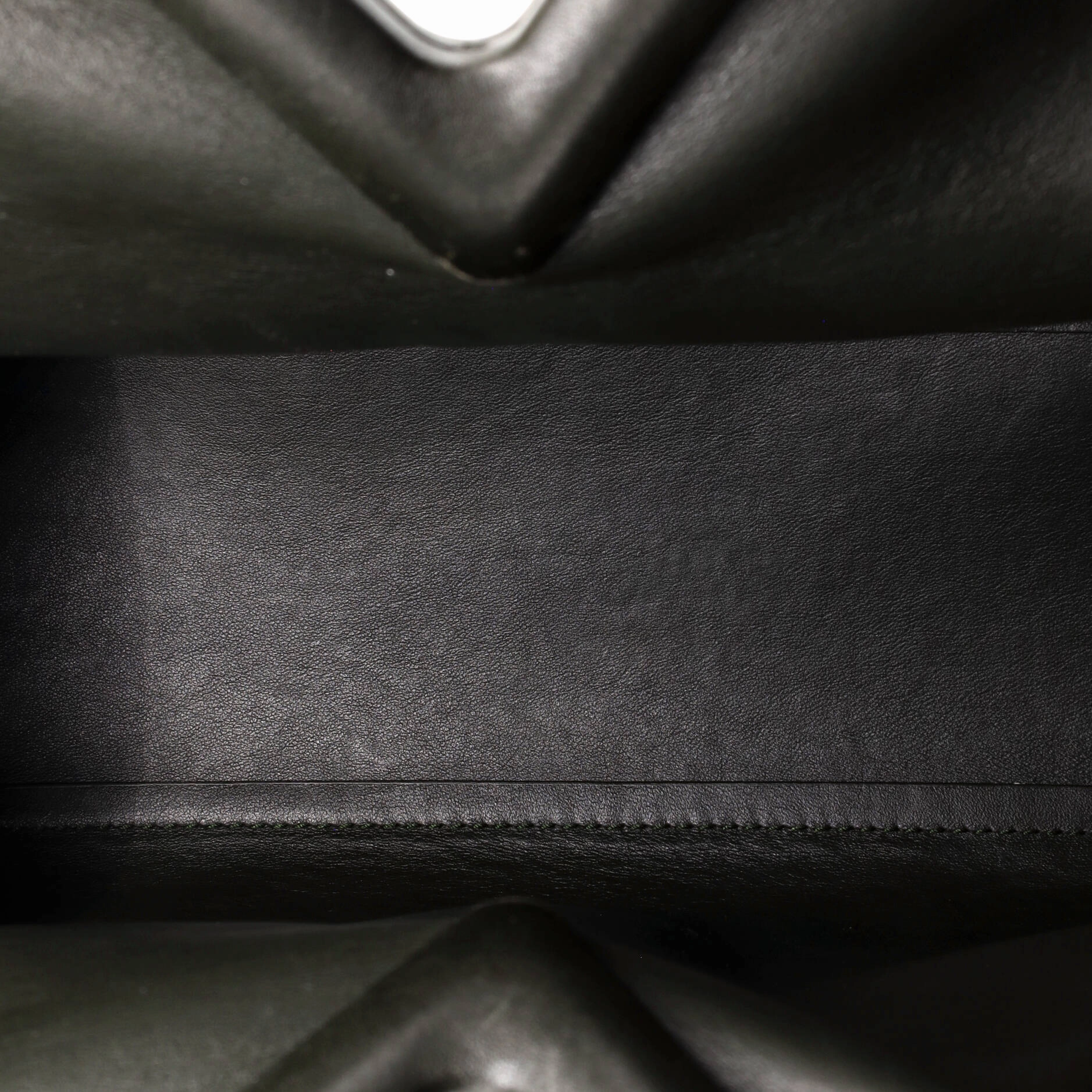 Point Shoulder Bag Leather Medium