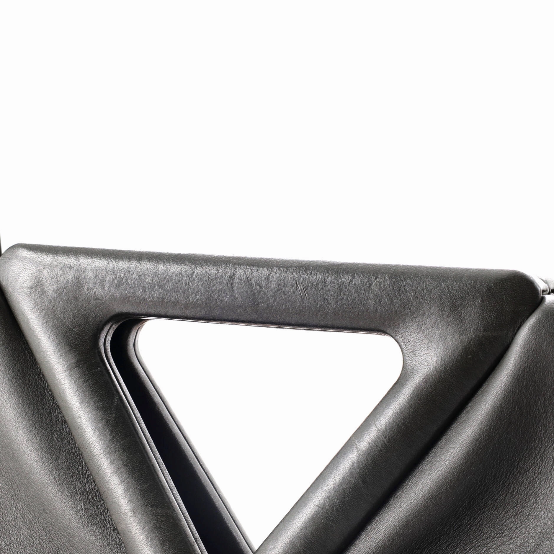 Point Shoulder Bag Leather Medium