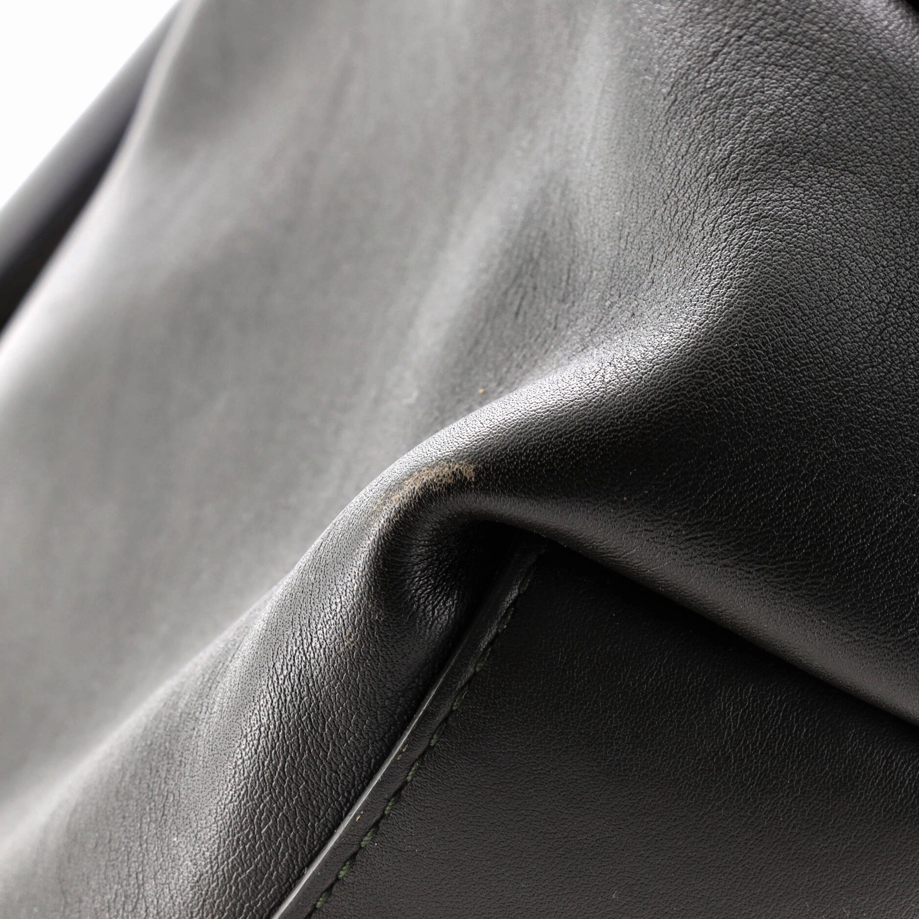 Point Shoulder Bag Leather Medium